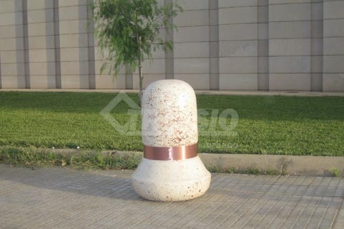 Plutone bollard